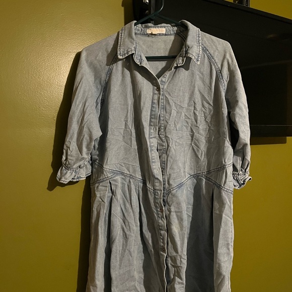 Cloud 10 dress - Picture 1 of 2